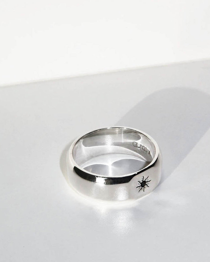 Soren- Soft Bevelled Edge Men's Wedding Band