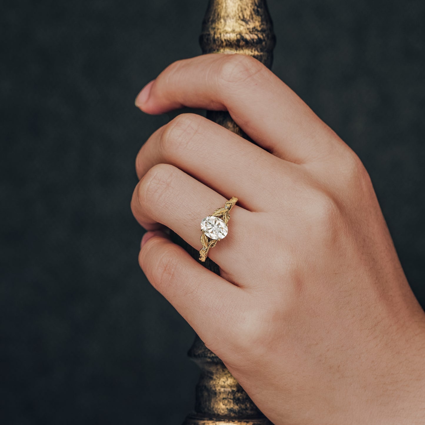Oval shape moissanite diamond vintage engagement ring