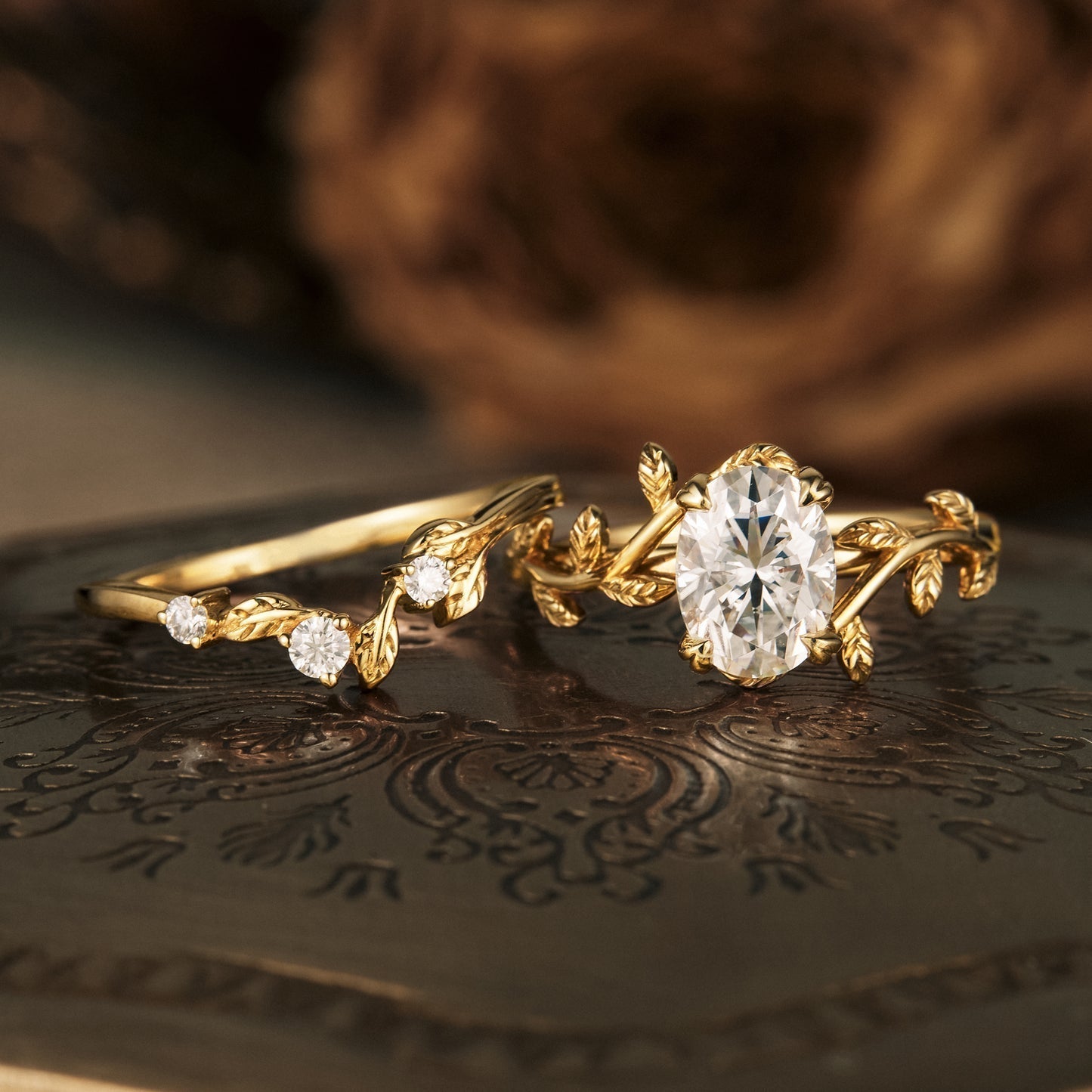 Oval moissanite diamond bridal set with vintage design