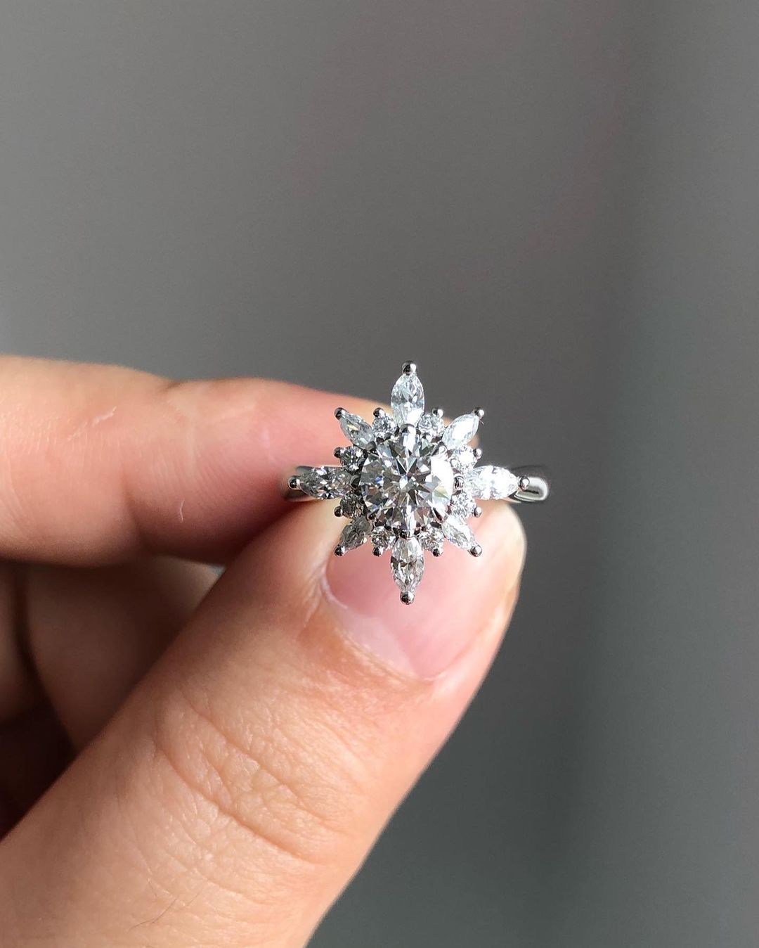 Cluster Ring with 1.0 CT Round Cut Moissanite
