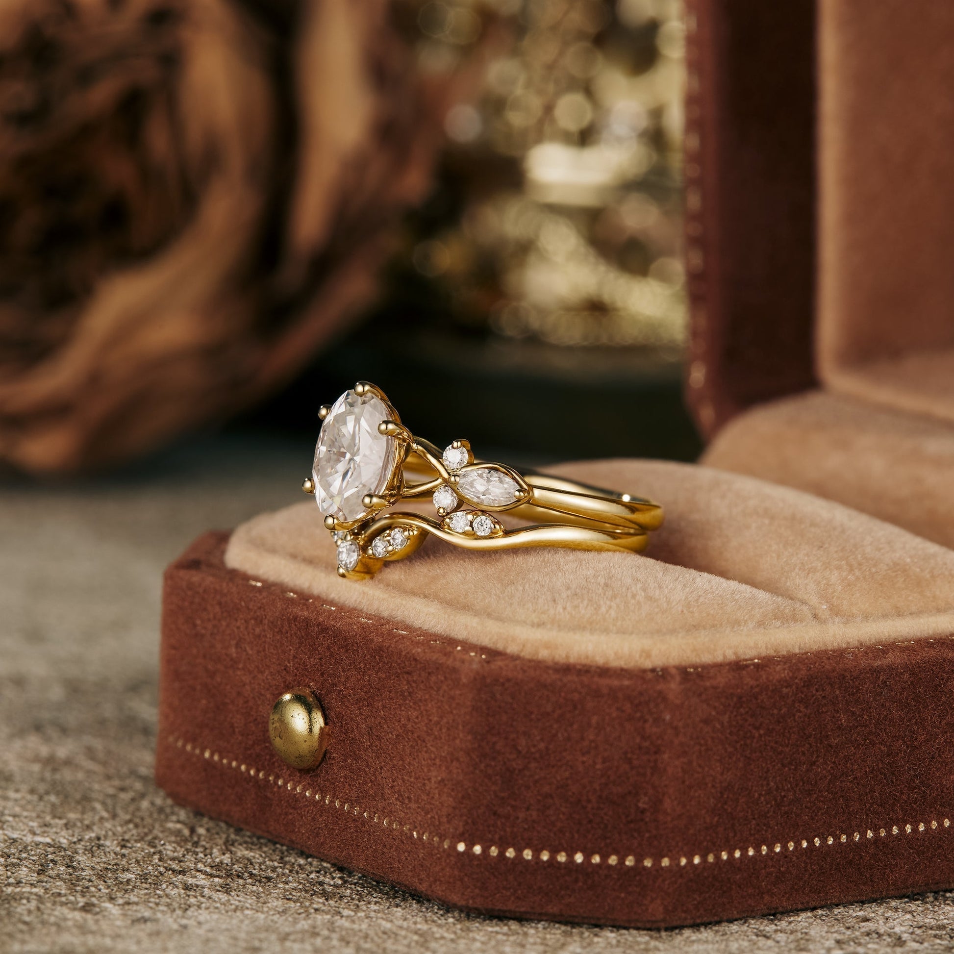 Oval moissanite diamond bridal set with vintage setting