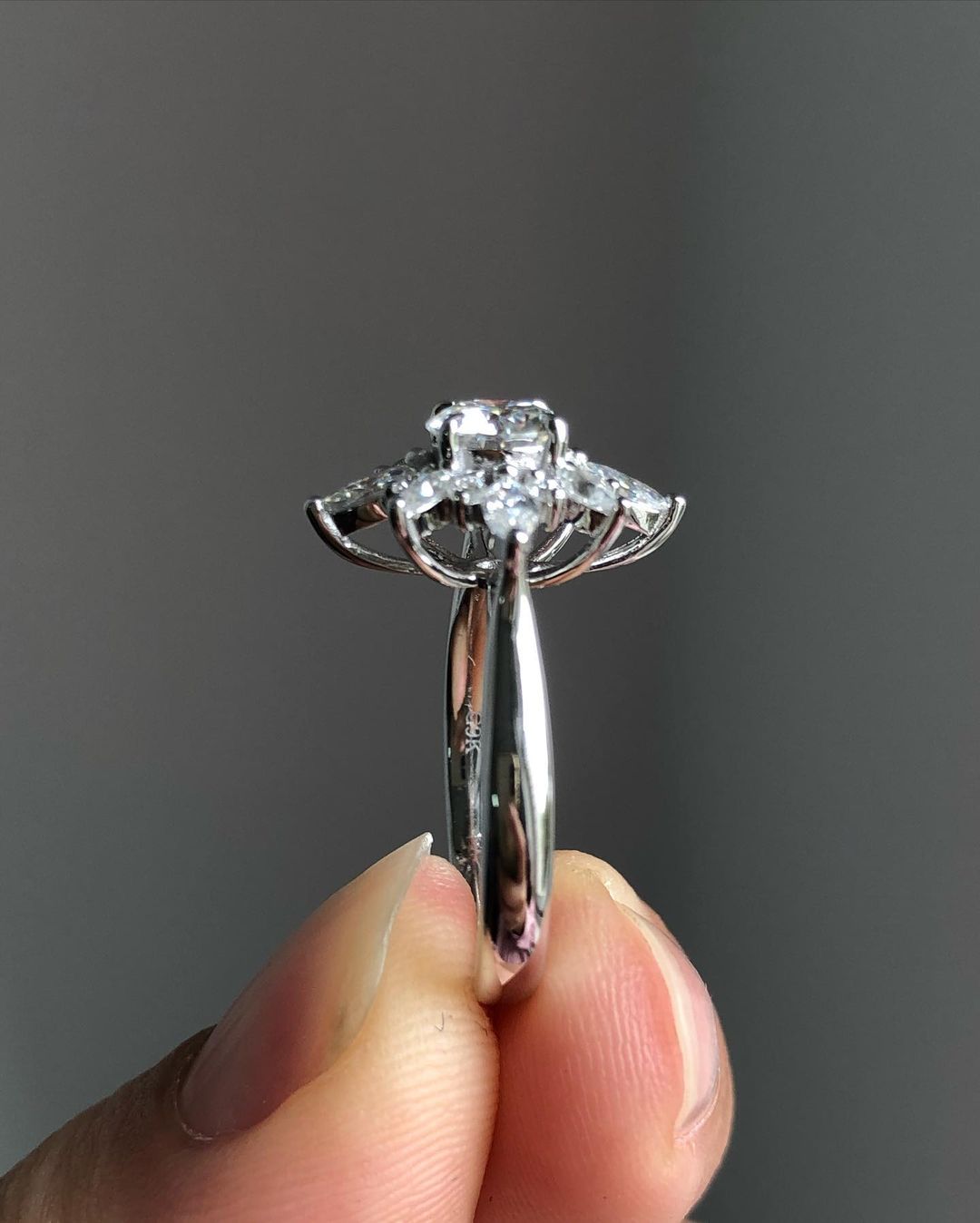 Cluster Ring with 1.0 CT Round Cut Moissanite