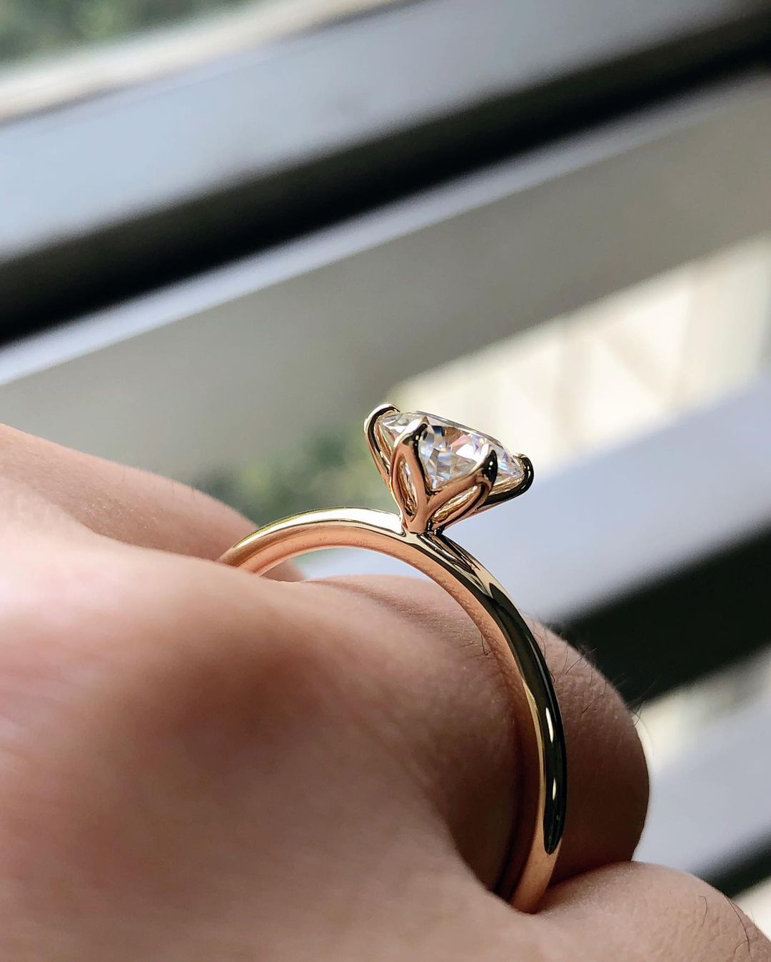 Solitaire Ring with 1.10 CT Round Cut Moissanite