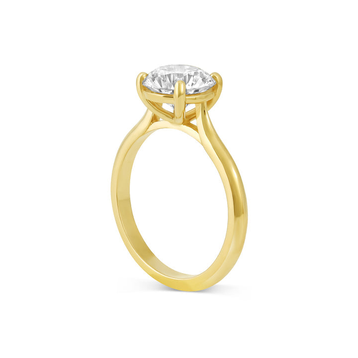 Solitaire Ring with 2.0 Ct Round Moissanite