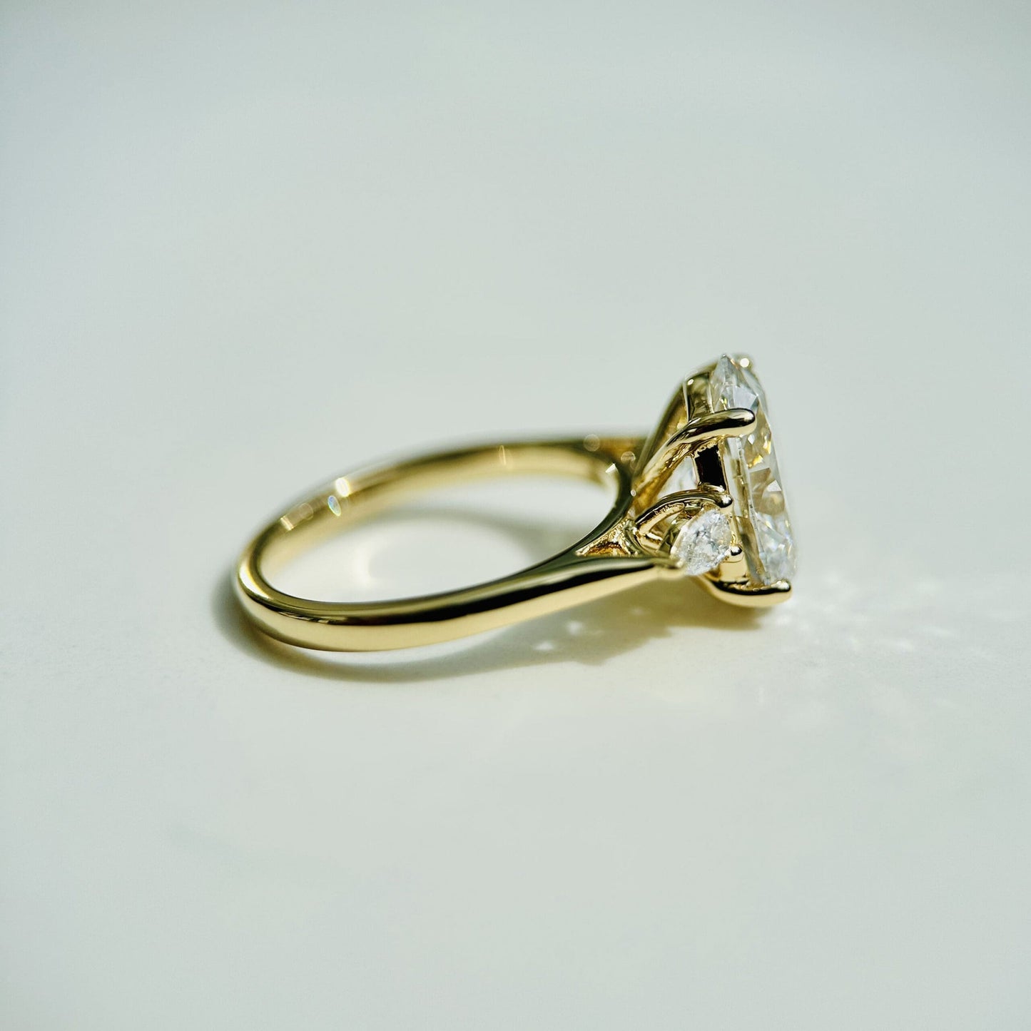 3.0 CT Oval E/VS1 CVD Diamond Three Stone Engagement Ring