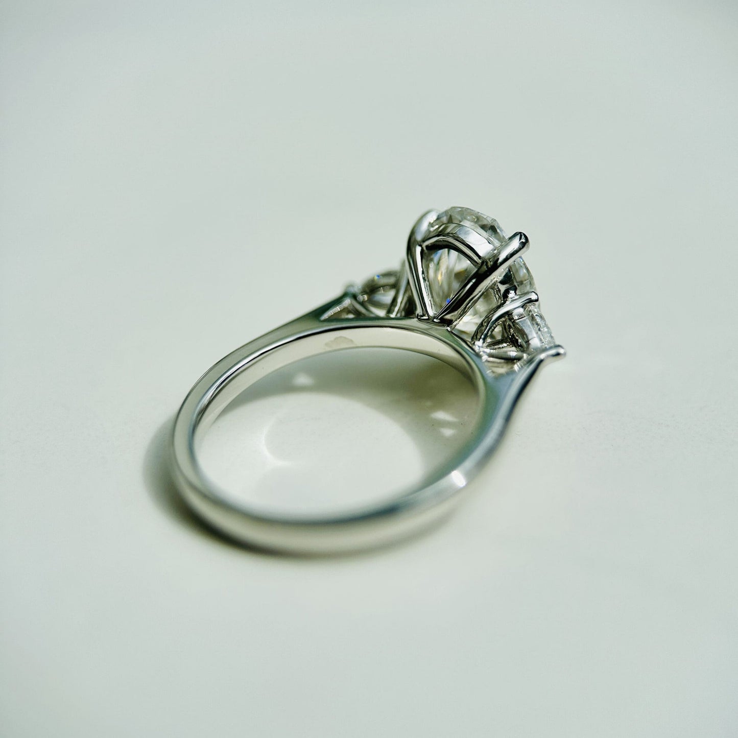 3.0 CT Oval E/VS1 CVD Diamond Three Stone Engagement Ring