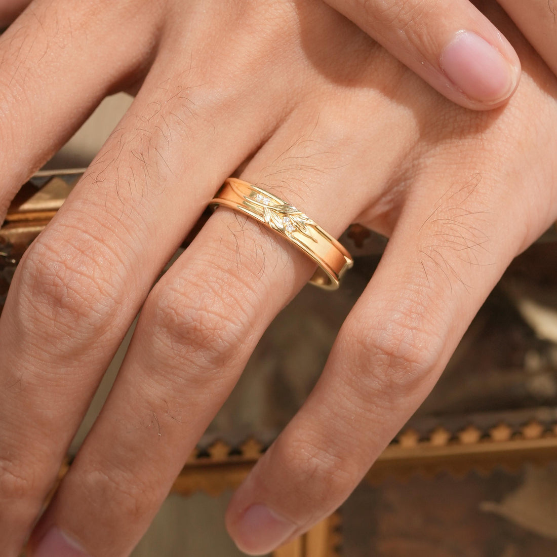 Round Moissanite diamond Men's Wedding Band