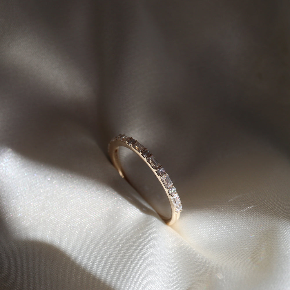 Alterntaive Stone Band with 0.30 TCW Round & Baguette Cut Moissanite