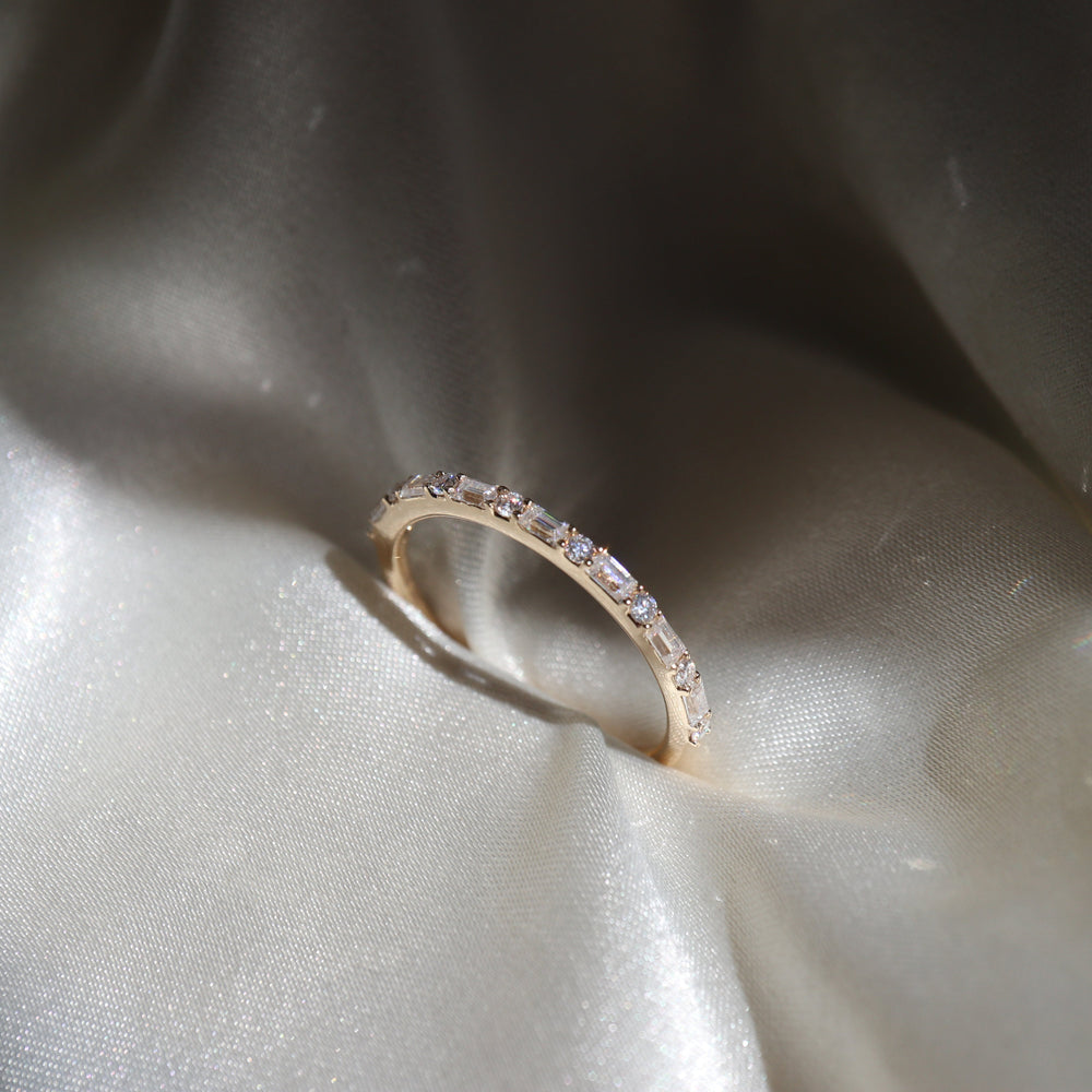 Alterntaive Stone Band with 0.30 TCW Round & Baguette Cut Moissanite