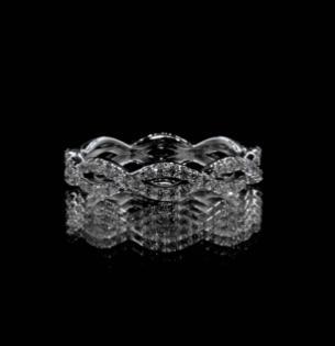 Twisted Wedding Band with 0.40 TCW Round Cut Moissanite