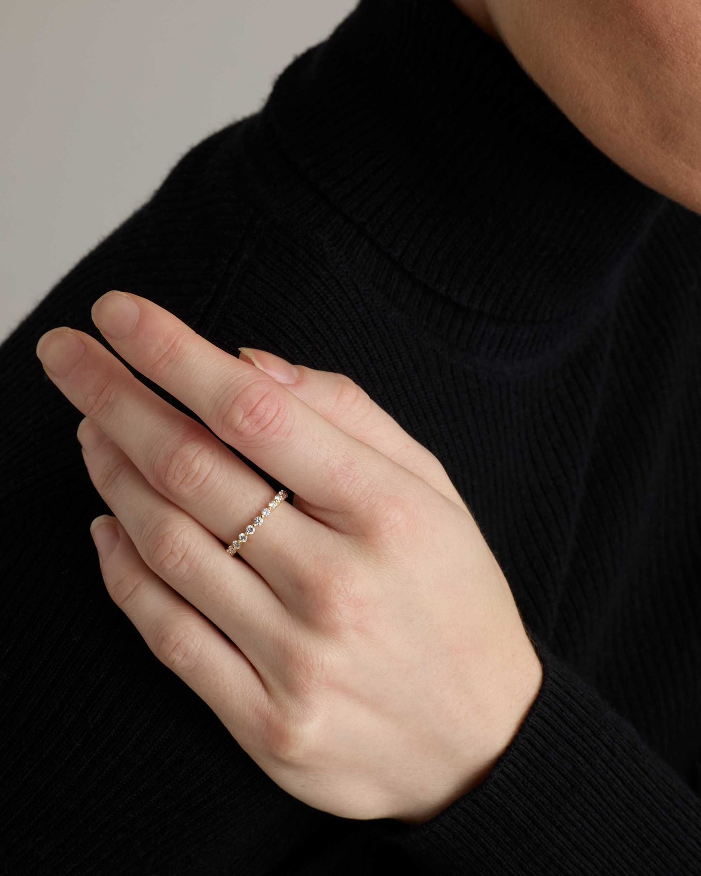 1.72 TCW Round Cut Bubble's Style Moissanite Band