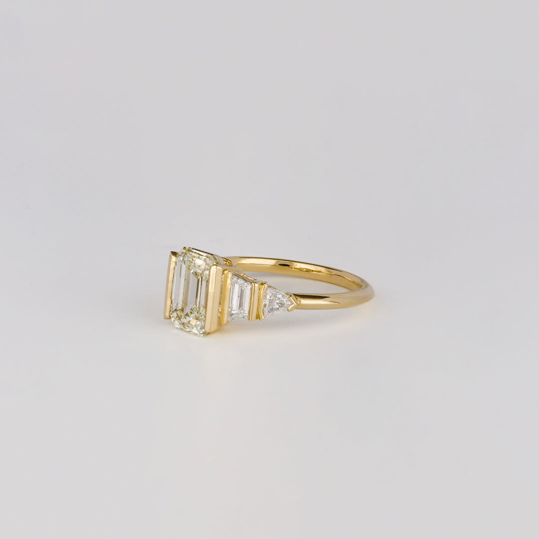 1.0 - 3.0 CT Emerald Lab Grown Diamond Unique Engagement ring