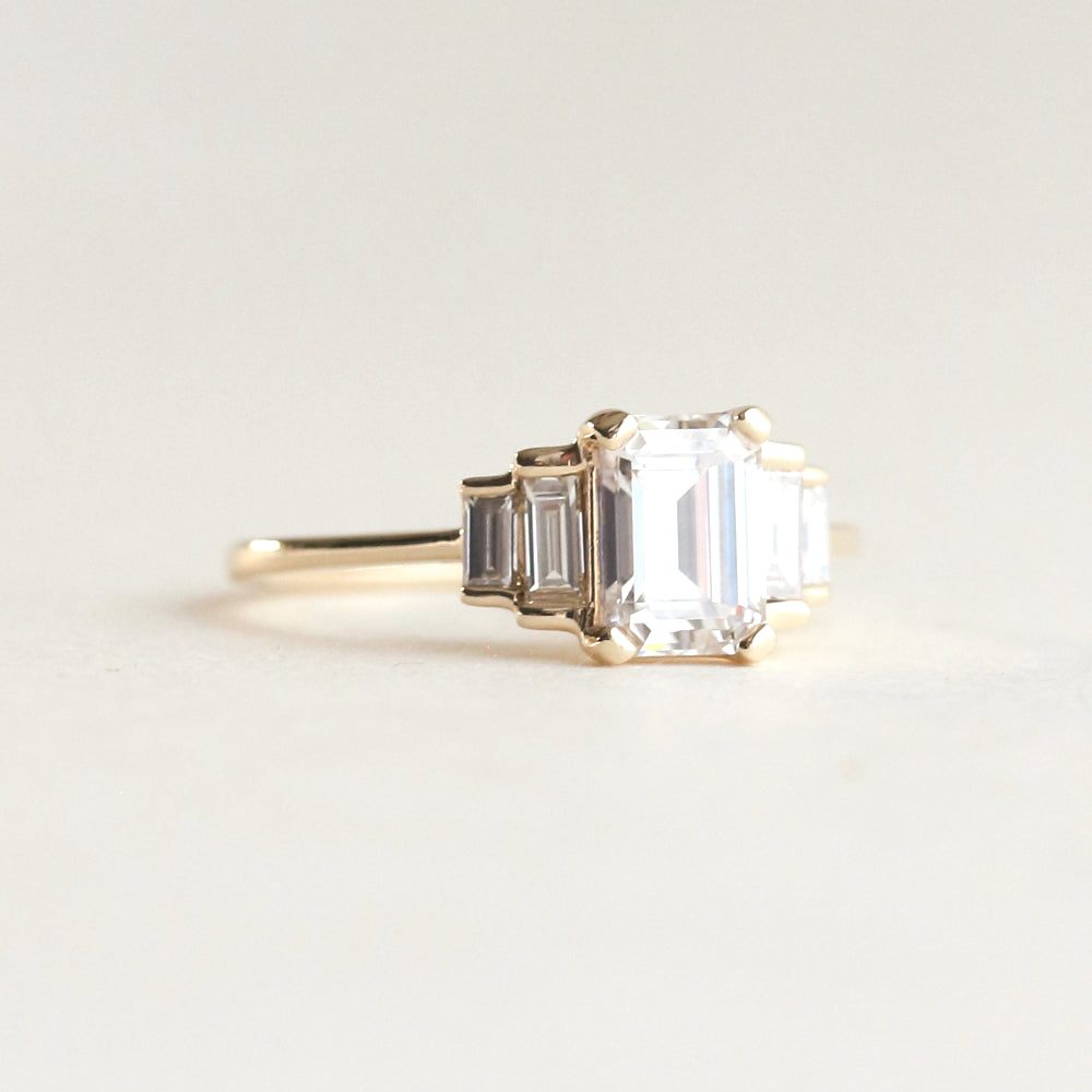 0.92–2.92 CT emerald cut CVD lab grown diamond five stone engagement ring, F color, VS1 clarity, set in polished white gold