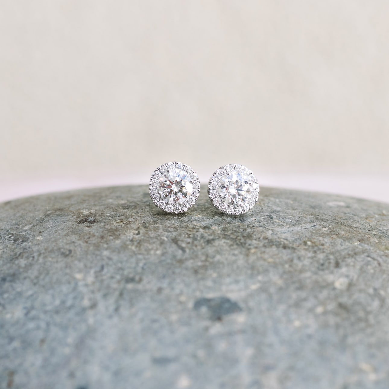 Halo Stud Earrings with 0.85 CT-1.85 CT Round Cut Moissanite