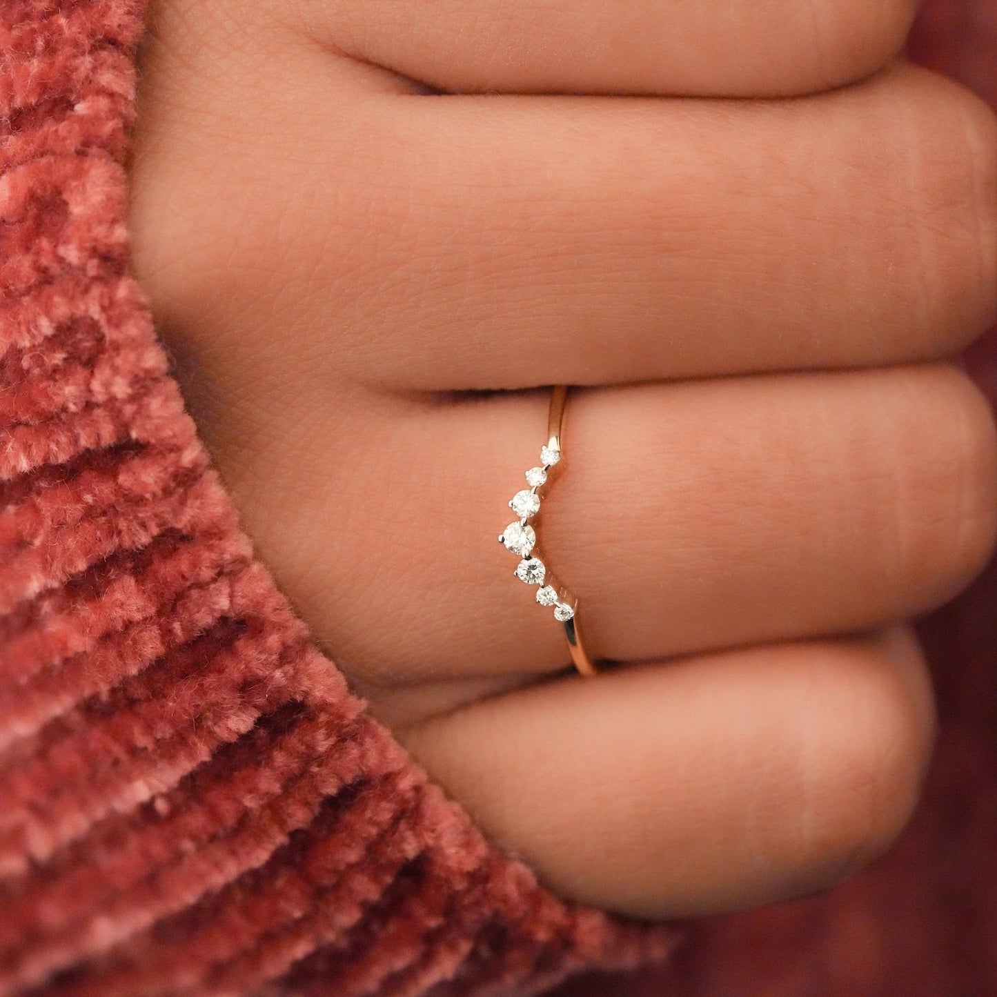Curved Band with 0.10 TCW Round Cut Moissanite