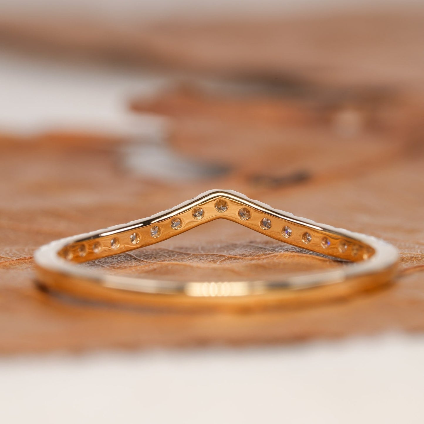 Curved Wedding Band with 0.15 TCW Round Cut Moissanite
