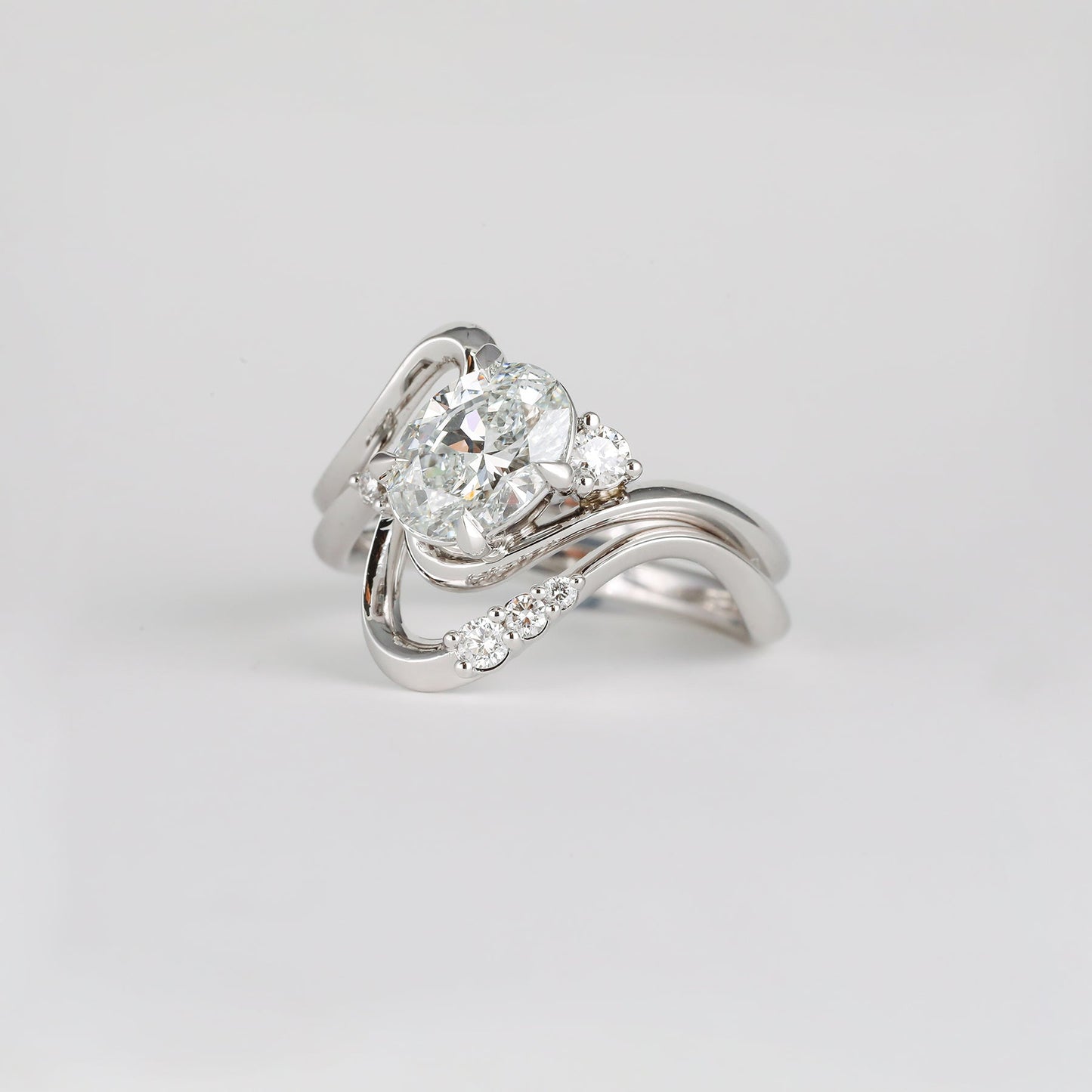 1.24-3.50 CT Oval Lab Grown Diamond Unique Bridal Ring Set