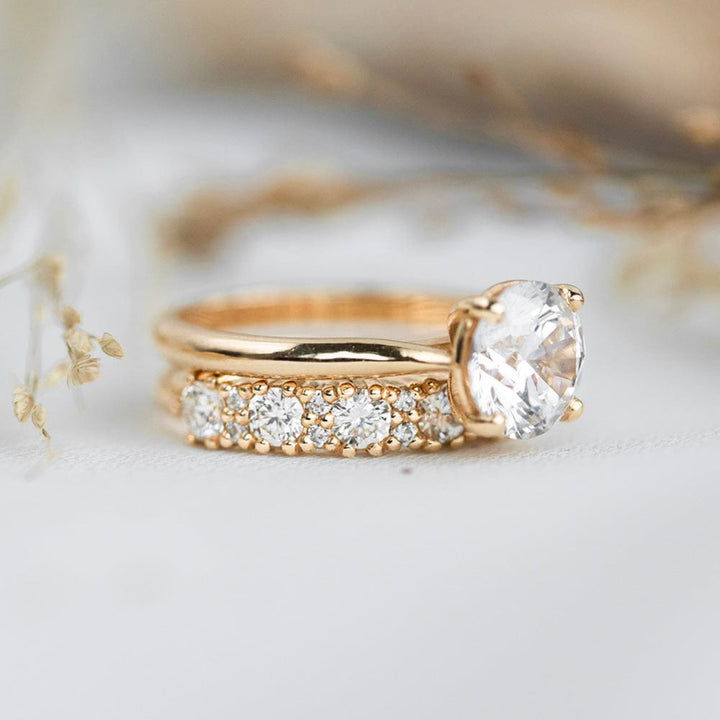 Solitaire Ring with 2.0 Ct Round Moissanite