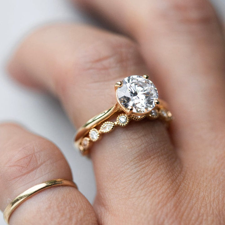 Solitaire Ring with 2.0 Ct Round Moissanite