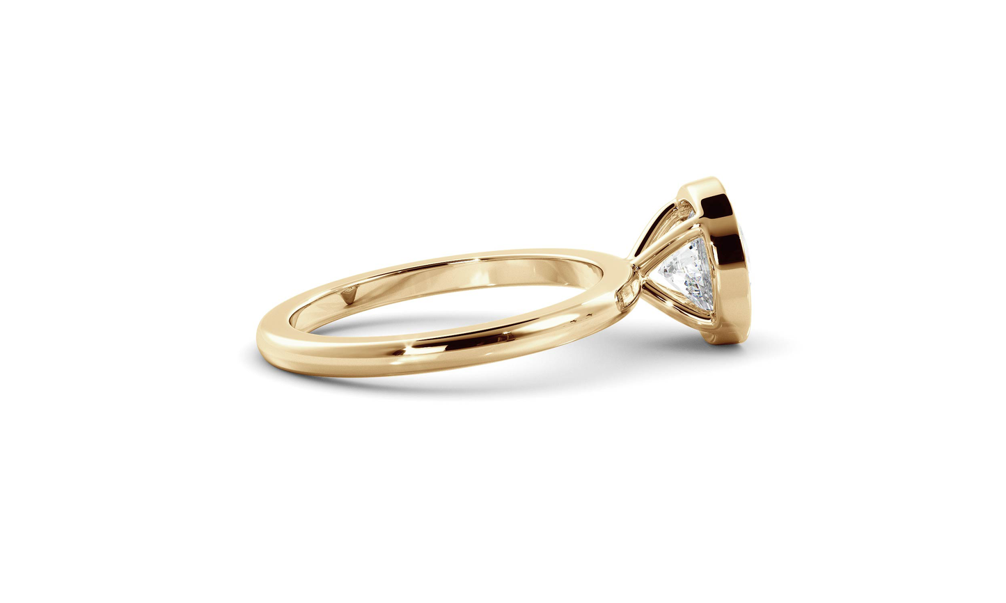 Bezel Ring with 1.0 CT Round Moissanite