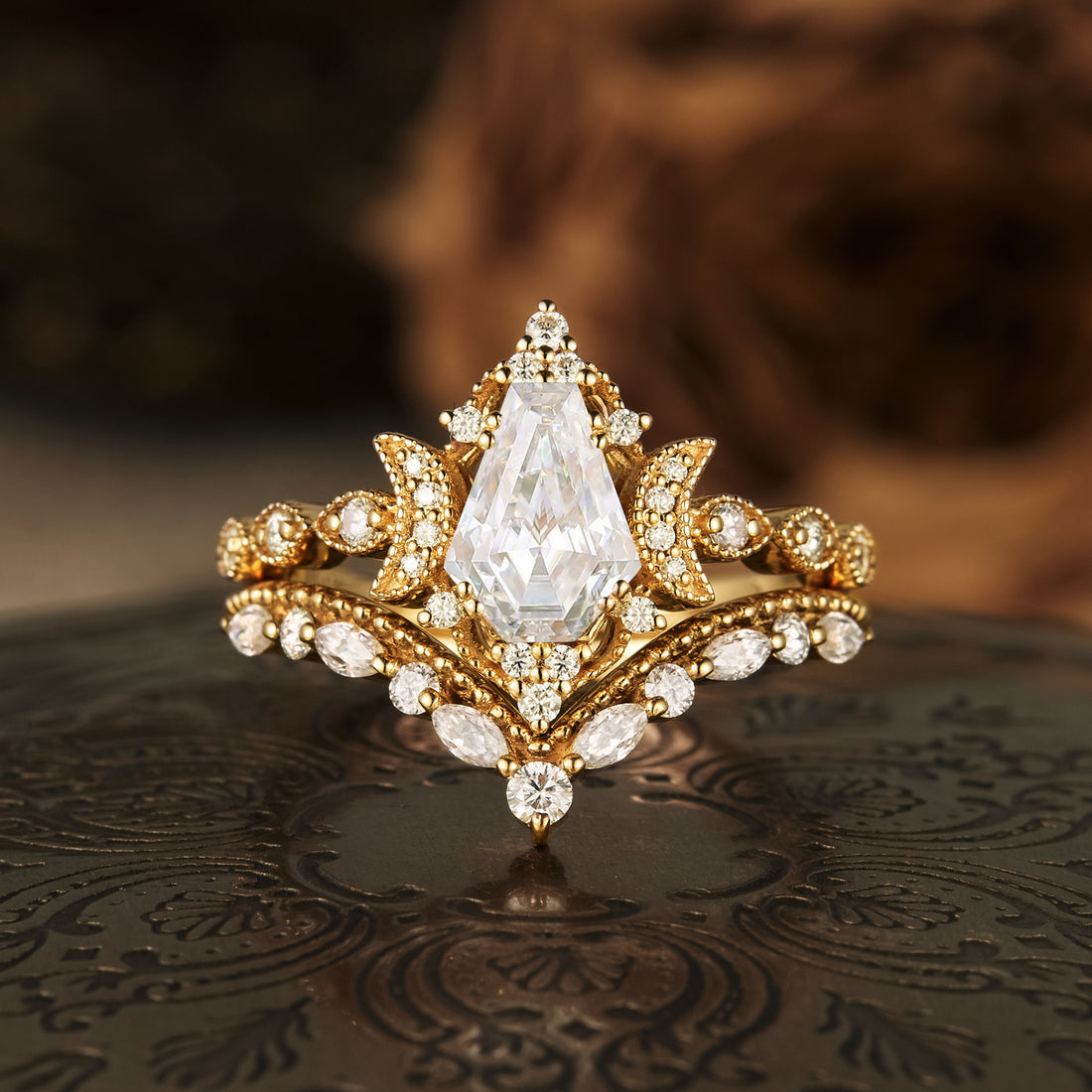 1.25 CT Kite Shaped Moissanite Diamond Bridal Set With Vintage Setting