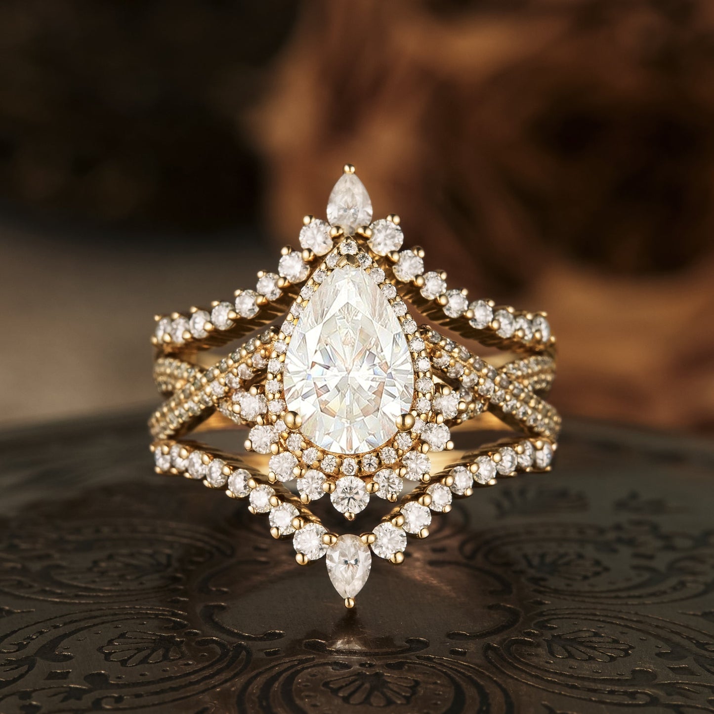 1.33 CT Pear Shaped Moissanite Diamond Bridal Set With Vintage Setting