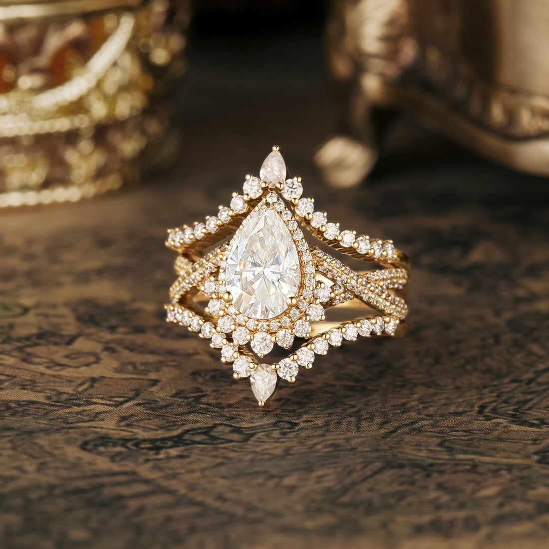 1.33 CT Pear Shaped Moissanite Diamond Bridal Set With Vintage Setting