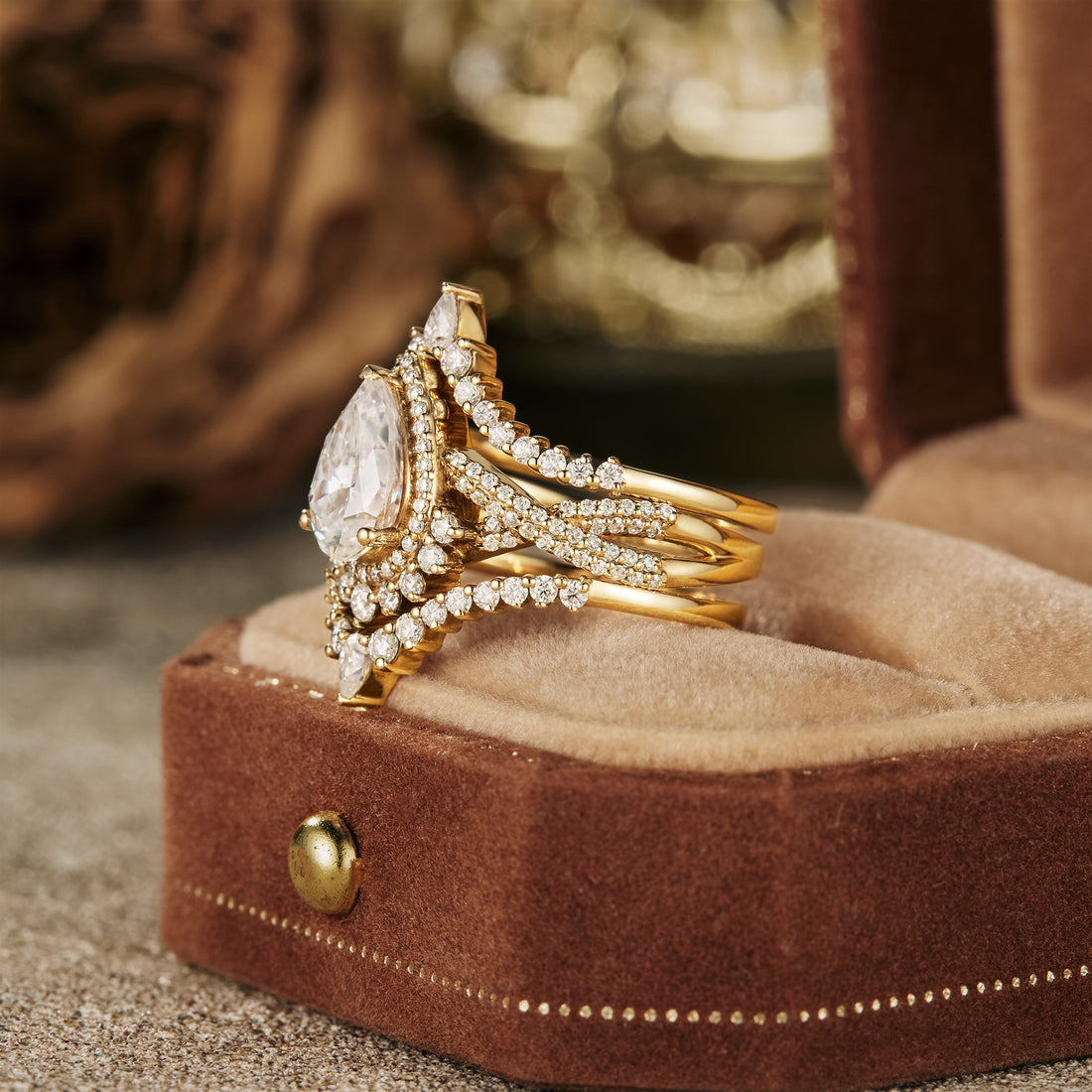 1.33 CT Pear Shaped Moissanite Diamond Bridal Set With Vintage Setting