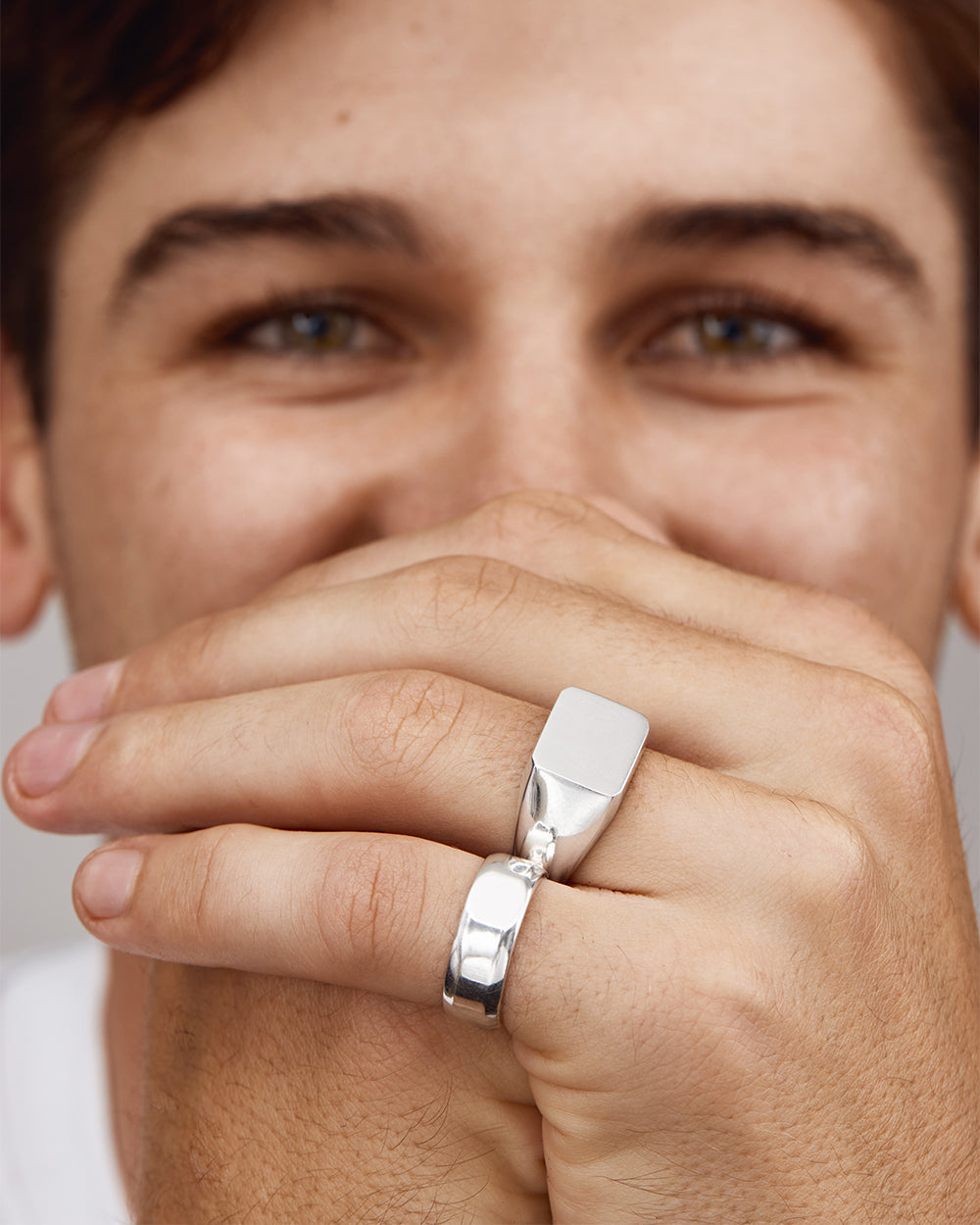 Soren- Soft Bevelled Edge Men's Wedding Band