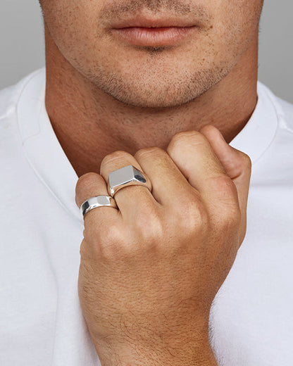 Soren- Soft Bevelled Edge Men's Wedding Band