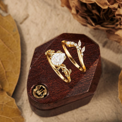 1.25 CT Pear Shaped Moissanite Diamond Bridal Set With Vintage Setting