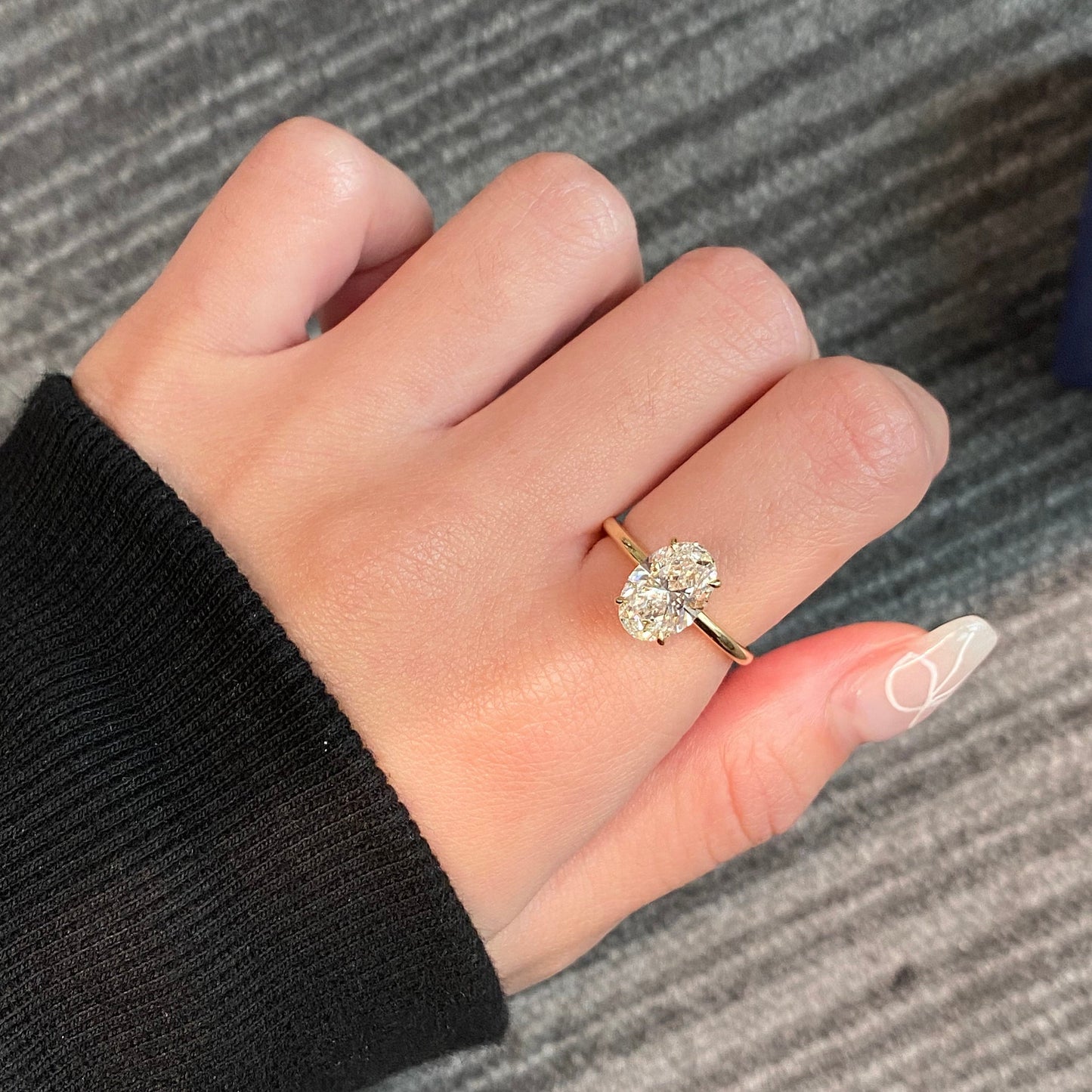 1.0 CT Oval E/VVS2 CVD Diamond Solitaire Engagement Ring