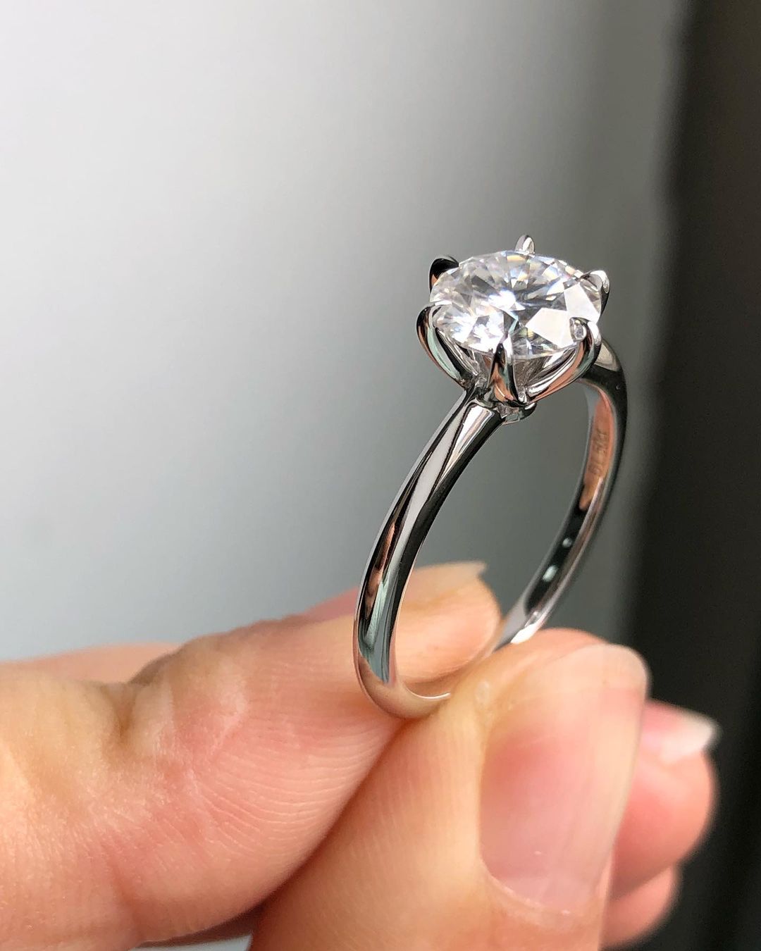 Solitaire Ring with 1.0 CT Round Cut Moissanite
