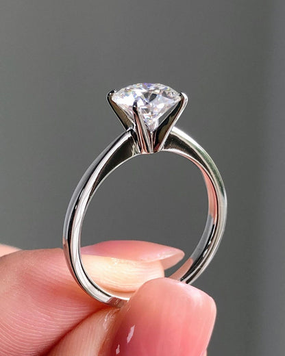 Solitaire Ring with 1.50 CT Round Cut Moissanite