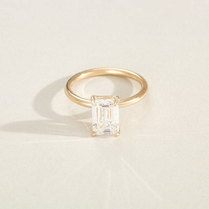 31_KateAndKole_SignatureSuite_EngagementRing_Eva_68_hero_EDIT