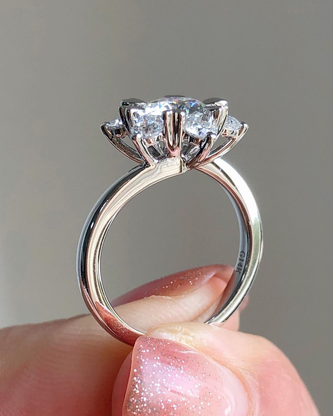 Floral Style Ring with 1.0 CT Round Cut Moissanite