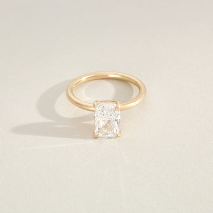 33_KateAndKole_SignatureSuite_EngagementRing_Khia_172_HERO_EDIT