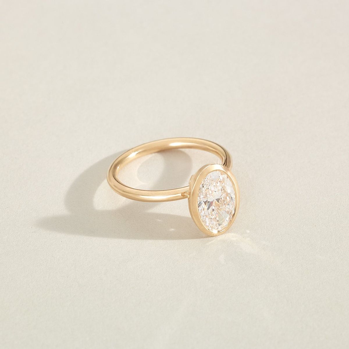 37_KateAndKole_SignatureSuite_EngagementRing_Vyla_265_HERO_EDIT