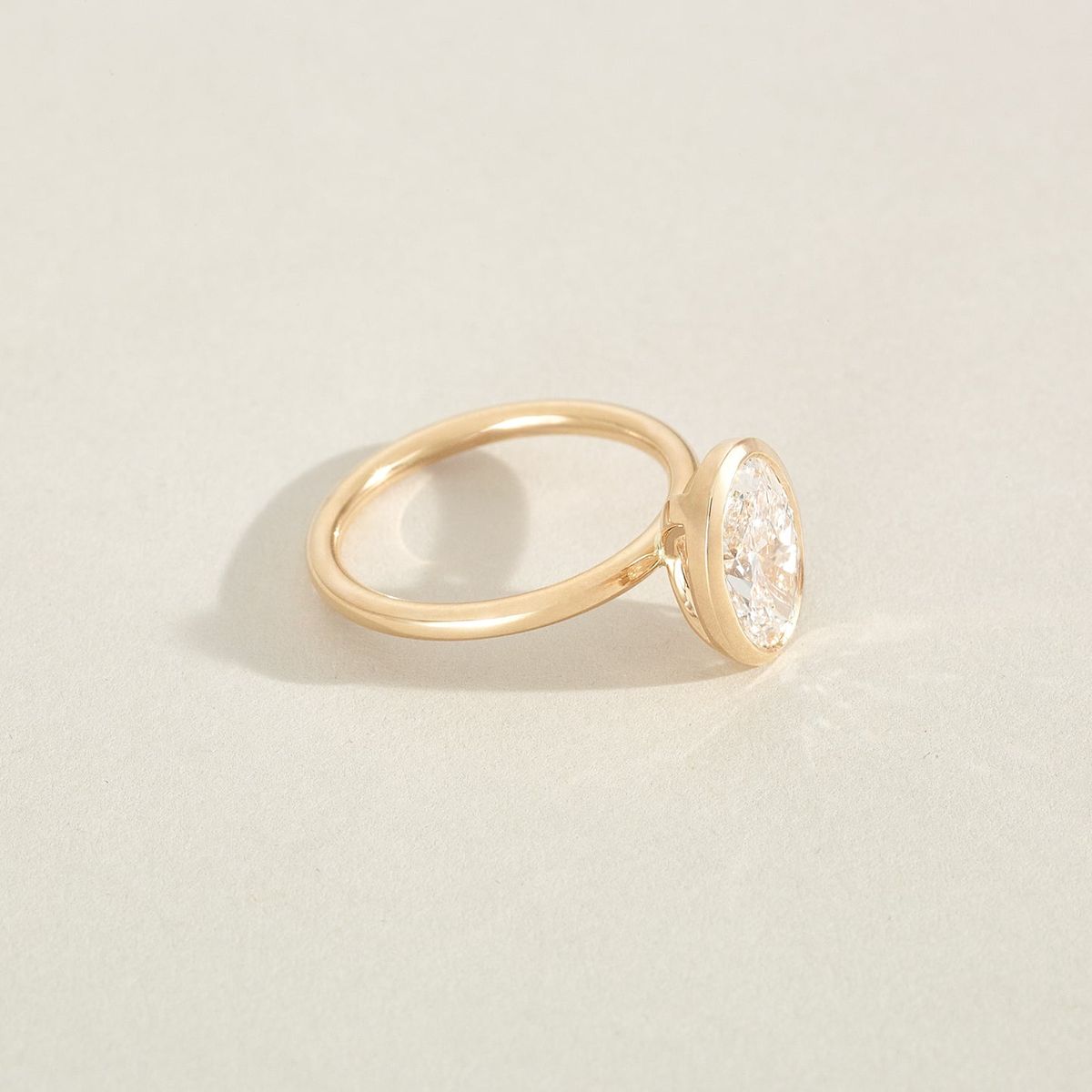 37_KateAndKole_SignatureSuite_EngagementRing_Vyla_291_HERO_EDIT