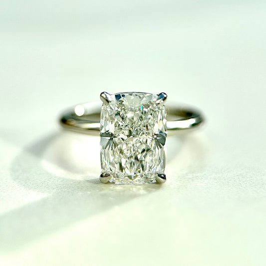 1.0–3.0 CT radiant cut CVD lab grown diamond solitaire engagement ring, E color, VS1 clarity, in white gold prong setting