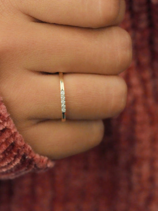 Minimalist Band with 0.05 TCW Round Cut Moissanite
