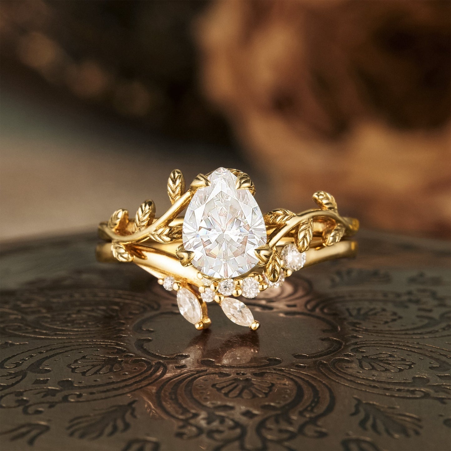 1.25 CT Pear Shaped Moissanite Diamond Bridal Set With Vintage Setting