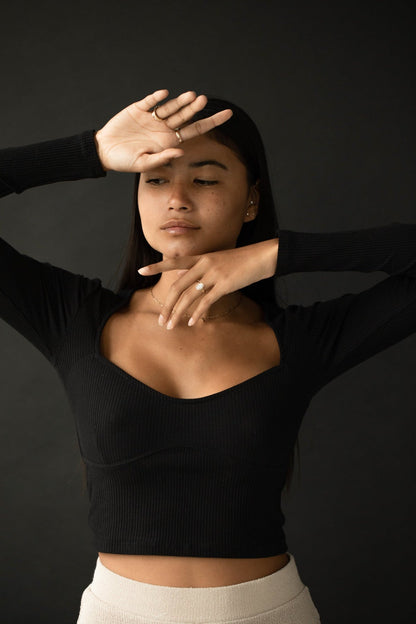 2.0 CT Oval Cut Solitaire Setting Moissanite Engagement Ring