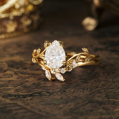 1.25 CT Pear Shaped Moissanite Diamond Bridal Set With Vintage Setting