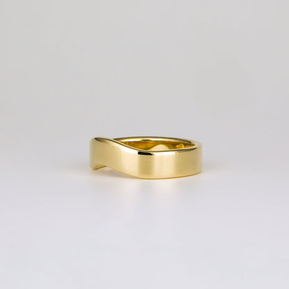 Plain Curved Contour Wedding Band