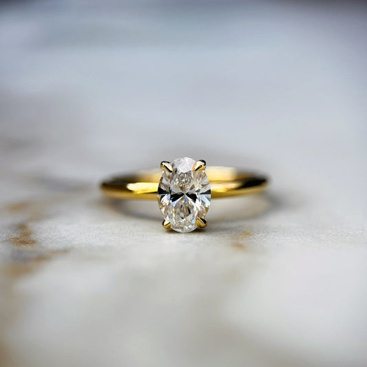 0.90 CT Oval E/VS1 CVD Diamond Solitaire Engagement Ring