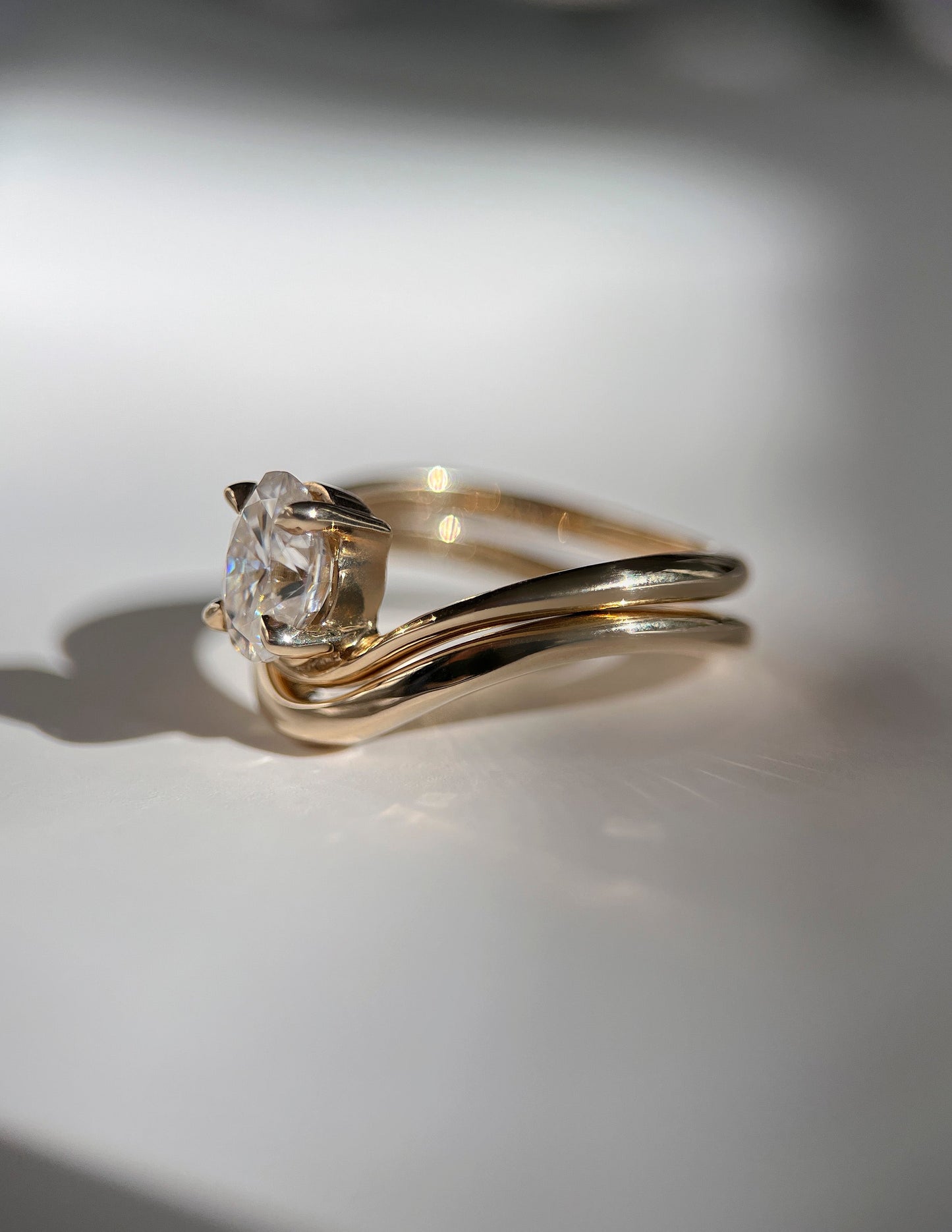 Plain curved Wedding Band