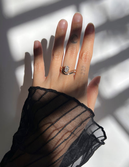 Plain curved Wedding Band