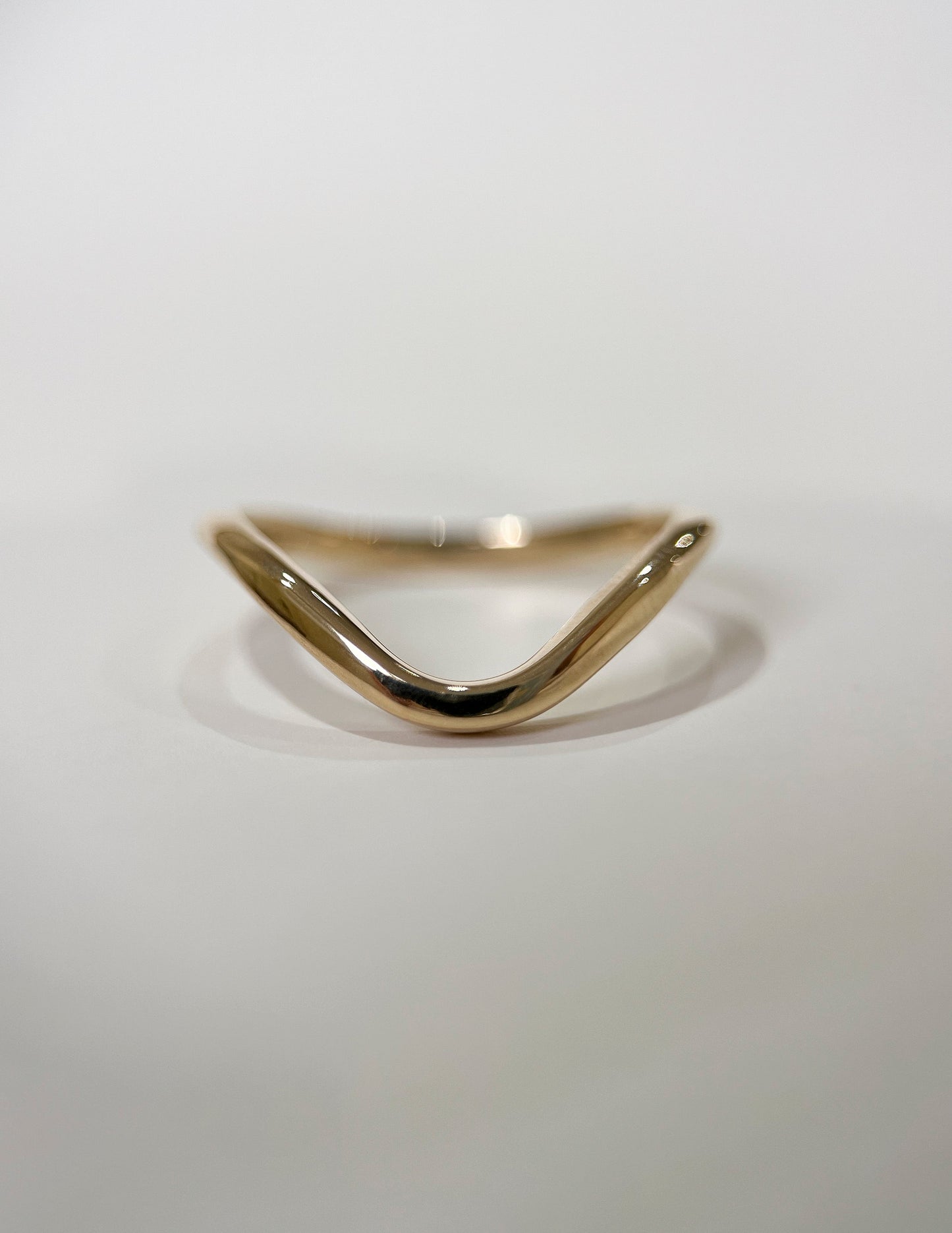 Plain curved Wedding Band