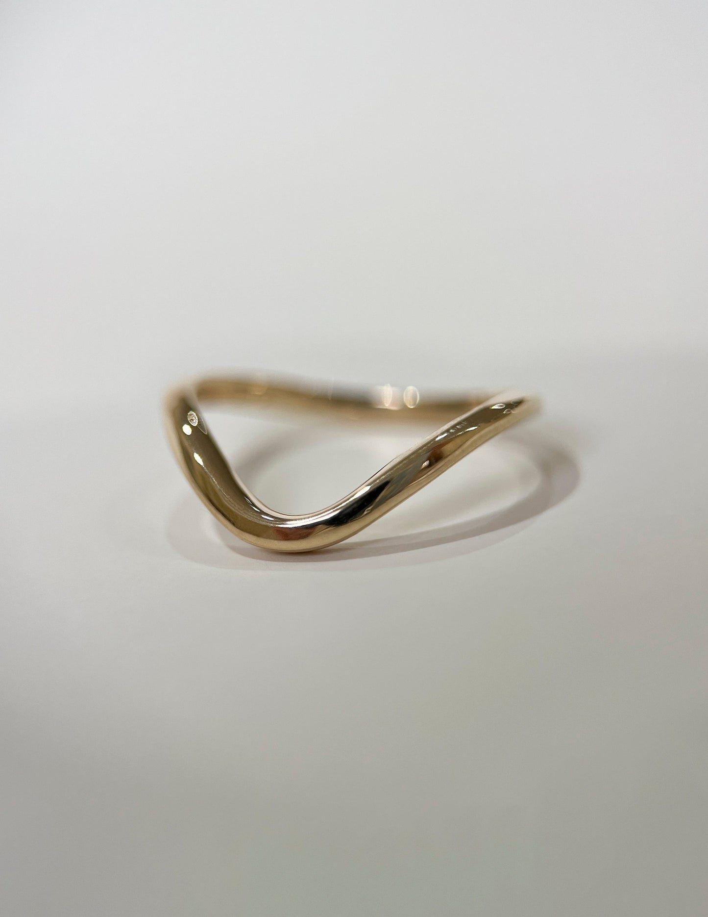 Plain curved Wedding Band